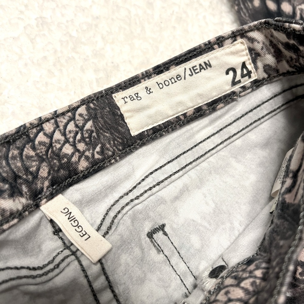 Rag & Bone Gray Tan Feather Snakeskin Print Skinny Jean Leggings - Size 24 - Picture 5 of 8